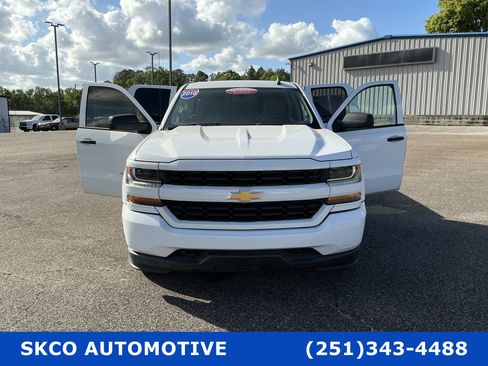 Used 2018 Chevrolet Silverado 1500 Custom w/ Custom Value Package image 30