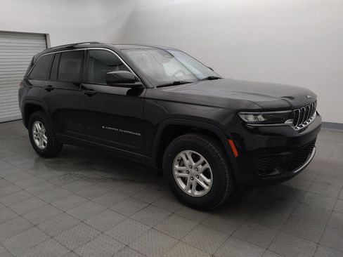 Used 2024 Jeep Grand Cherokee Laredo RWD image 11