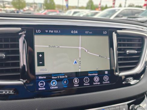 Used 2020 Chrysler Pacifica Touring-L Plus FWD image 15