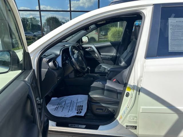 Used 2017 Toyota RAV4 SE w/ Power Special Value Package AWD/4WD image 18