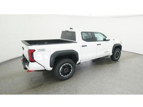 New 2025 Toyota Tacoma TRD Off-Road AWD/4WD image 9