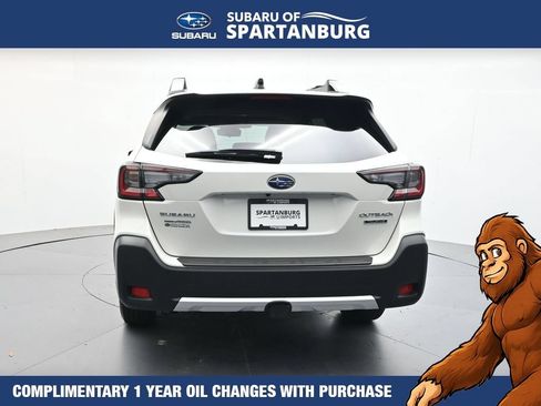 Used 2025 Subaru Outback Touring AWD/4WD image 7