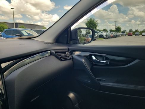 Used 2022 Nissan Rogue Sport SL FWD image 31