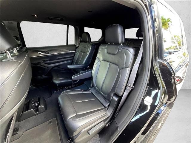 Used 2024 Jeep Grand Cherokee L Limited w/ Black Appearance Package AWD/4WD image 24