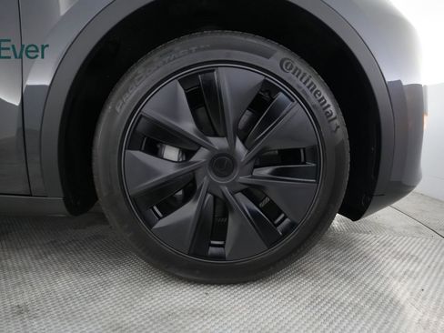 Used 2025 Tesla Model Y Long Range RWD image 20