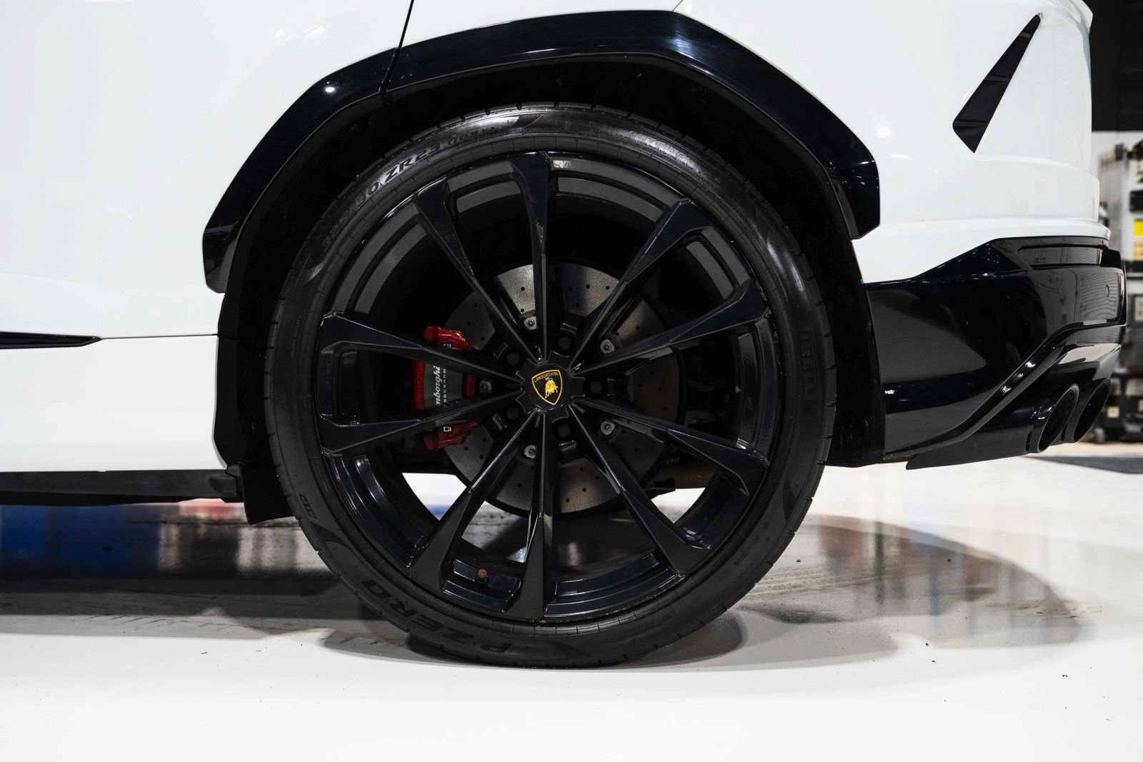Used 2022 Lamborghini Urus AWD/4WD image 16