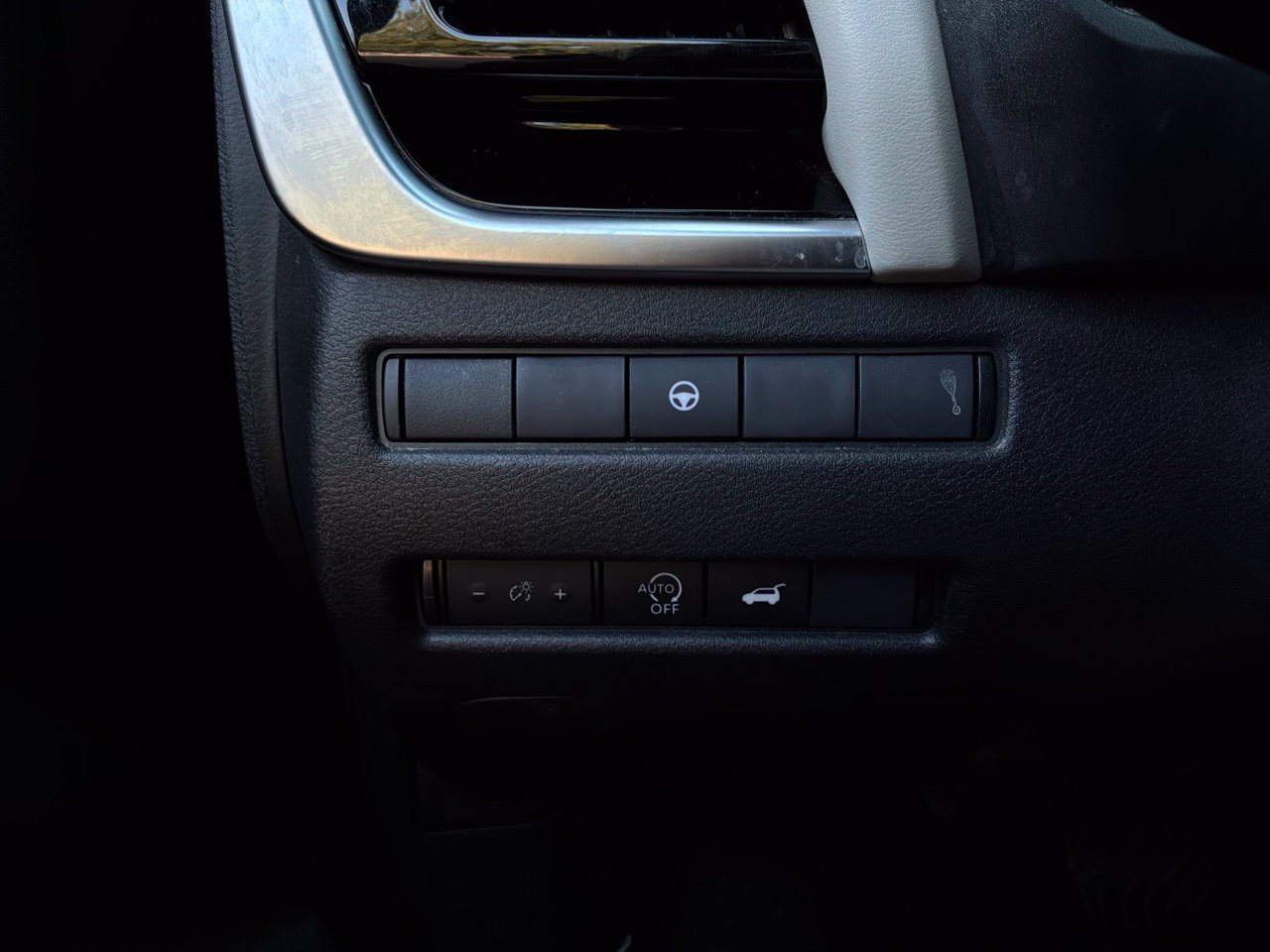 Used 2023 Nissan Rogue SL w/ SL Premium Package FWD image 27