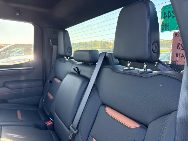 Used 2025 GMC Sierra 1500 AT4 AWD/4WD image 10