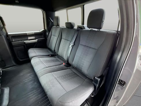 Used 2018 Ford F150 XLT w/ Equipment Group 302A Luxury AWD/4WD image 21