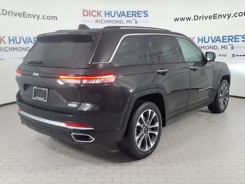 Used 2023 Jeep Grand Cherokee Overland AWD/4WD image 4