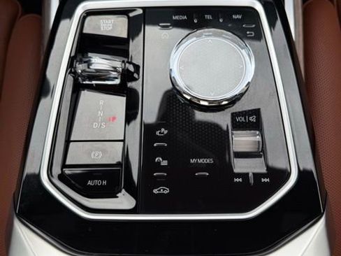 Used 2025 BMW 760i xDrive w/ Executive Package image 35