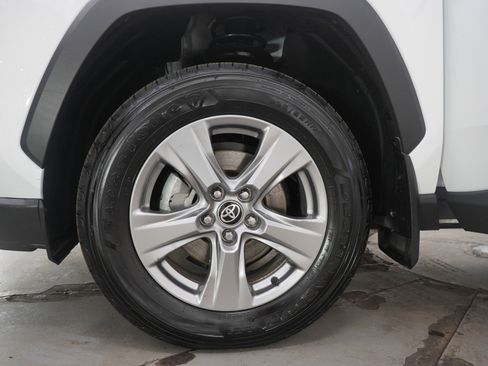 Used 2025 Toyota RAV4 XLE w/ Convenience Package image 30