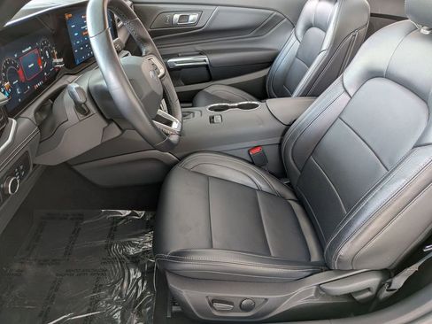 Used 2025 Ford Mustang Premium image 20