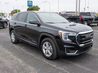 Used 2024 GMC Terrain SLE image 1