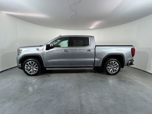 Used 2025 GMC Sierra 1500 Denali w/ Denali Reserve Package AWD/4WD image 8