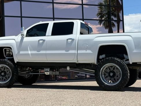 Used 2017 GMC Sierra 3500 Denali w/ Duramax Plus Package AWD/4WD image 6