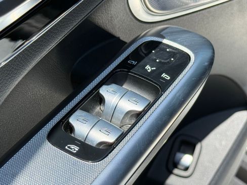 Used 2023 Mercedes-Benz GLC 300 image 24