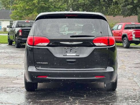 Used 2024 Chrysler Voyager LX FWD image 32