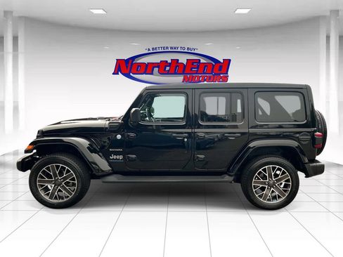 Used 2023 Jeep Wrangler Unlimited Sahara w/ Cold Weather Group AWD/4WD image 6