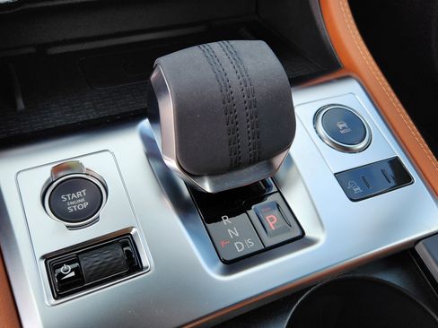 Certified 2026 Jaguar F-PACE R-Dynamic S AWD/4WD image 23
