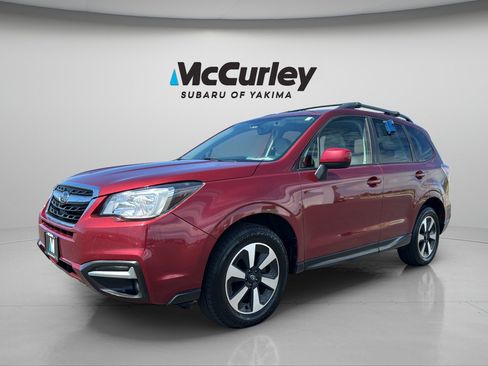 Used 2017 Subaru Forester 2.5i Premium AWD/4WD image 2