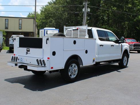 Used 2025 Ford F350 XLT AWD/4WD image 14
