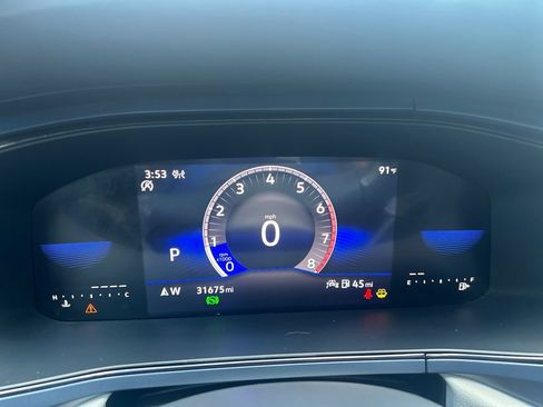 Used 2023 Volkswagen Taos SE w/ Panoramic Sunroof Package AWD/4WD image 18