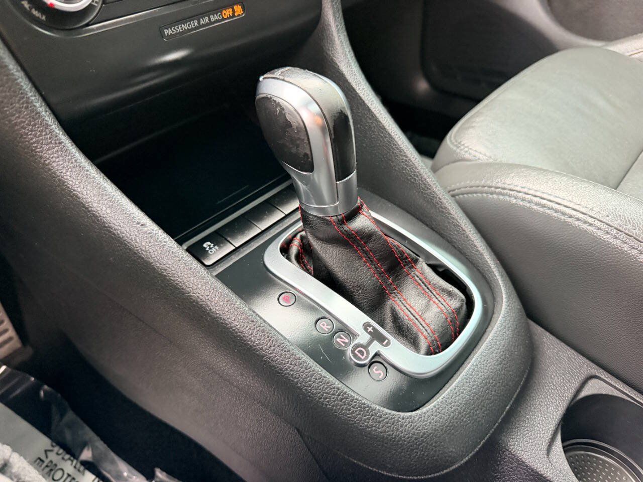 Used 2012 Volkswagen GTI 4-Door FWD image 37