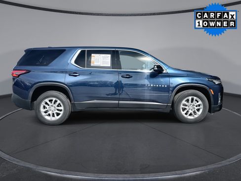 Used 2022 Chevrolet Traverse LS image 9