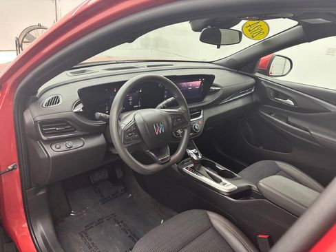 Used 2024 Buick Envista Preferred FWD image 18