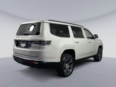 Used 2022 Jeep Grand Wagoneer Series I AWD/4WD image 7