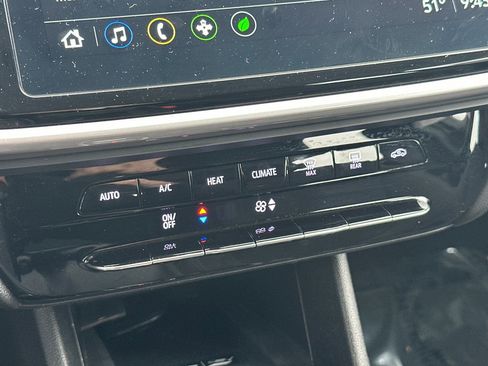 Used 2023 Chevrolet Bolt EUV LT image 23