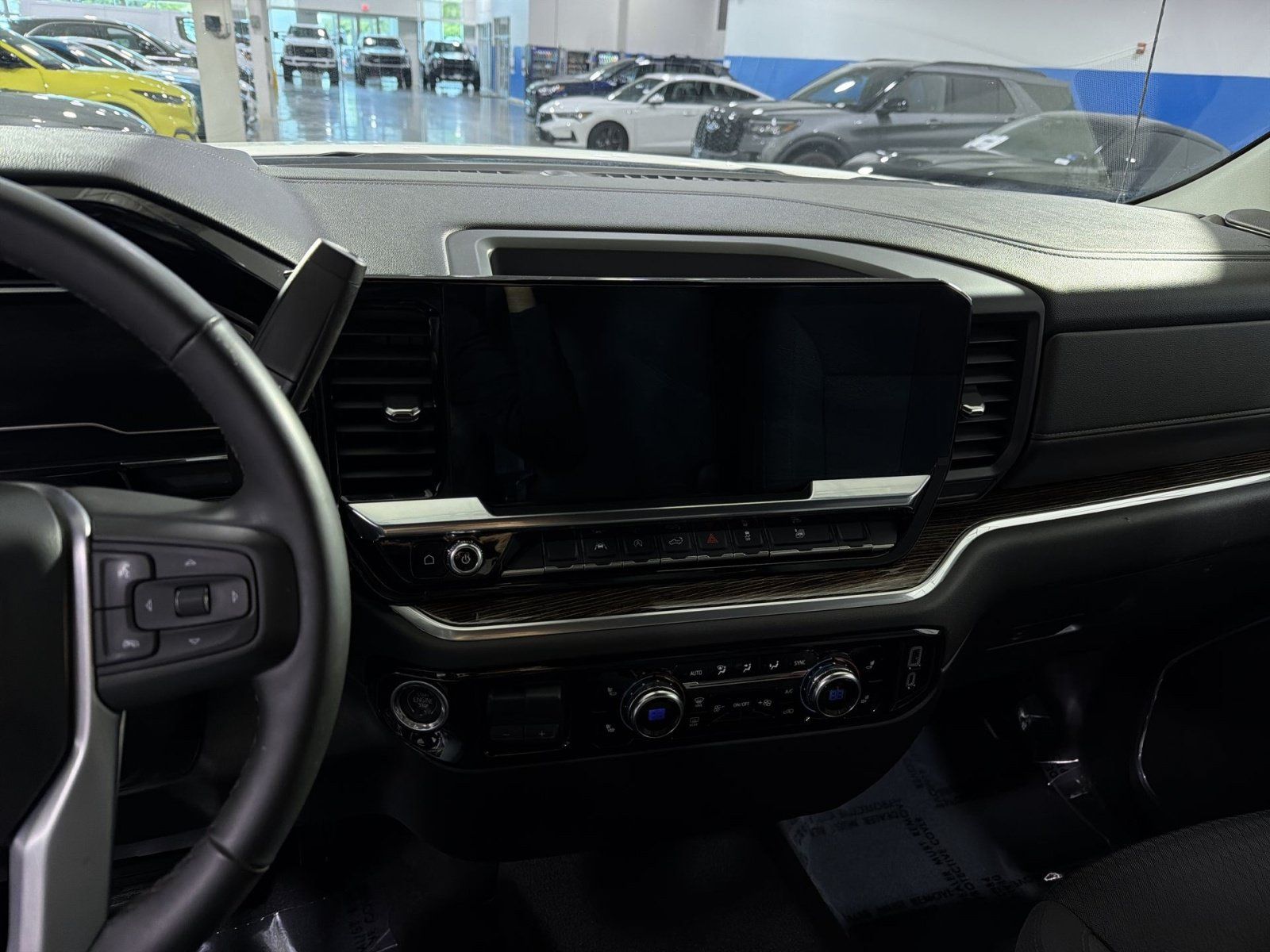 Used 2023 GMC Sierra 1500 SLE AWD/4WD image 19