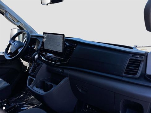 Used 2023 Ford Transit 350 XLT image 31