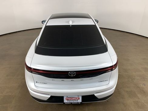 Used 2024 Toyota Crown Limited image 11