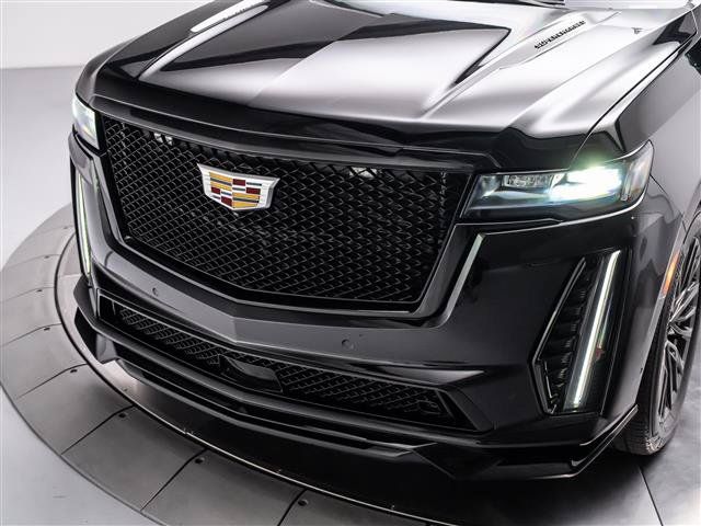 Used 2023 Cadillac Escalade ESV V w/ Heavy-Duty Trailer Package AWD/4WD image 17