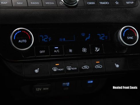 Used 2025 Hyundai Elantra Limited image 30