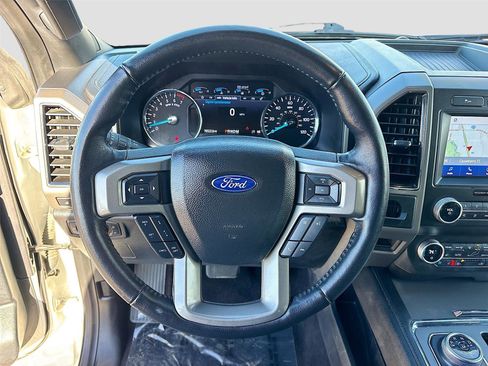 Used 2021 Ford Expedition XLT image 11