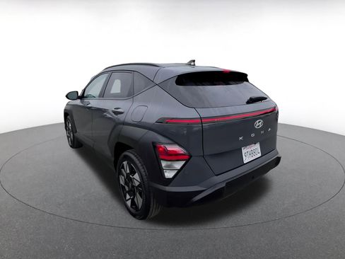 Used 2025 Hyundai Kona SEL image 11