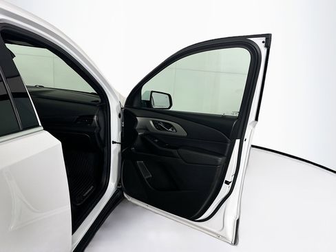 Used 2023 Chevrolet Traverse LT FWD image 34