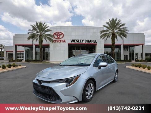 Used 2021 Toyota Corolla LE FWD image 1