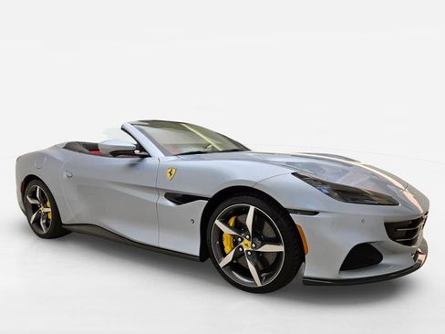 Used 2023 Ferrari Portofino M RWD image 3