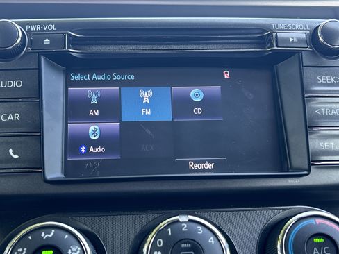 Used 2015 Toyota RAV4 LE FWD image 13