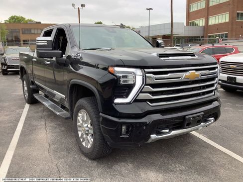 Used 2024 Chevrolet Silverado 2500 High Country w/ Z71 Off-Road Package image 6