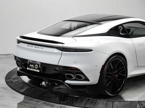 Used 2023 Aston Martin DBS Coupe RWD image 20