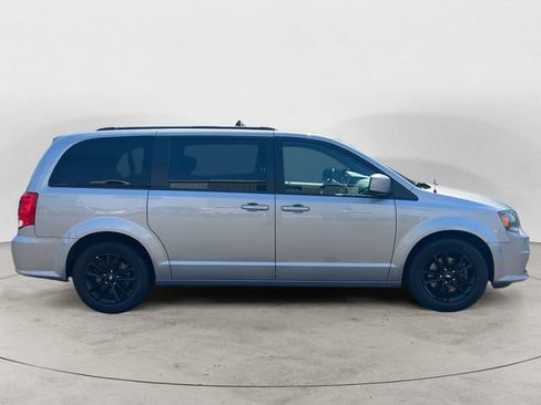 Used 2019 Dodge Grand Caravan GT FWD image 4
