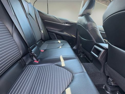 Used 2022 Toyota Camry SE w/ Cold Weather Package image 39