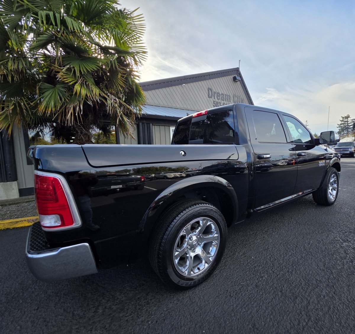 Used 2014 RAM 1500 Laramie AWD/4WD image 4