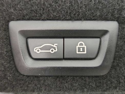 Used 2019 BMW 750i xDrive w/ Executive Package AWD/4WD image 35