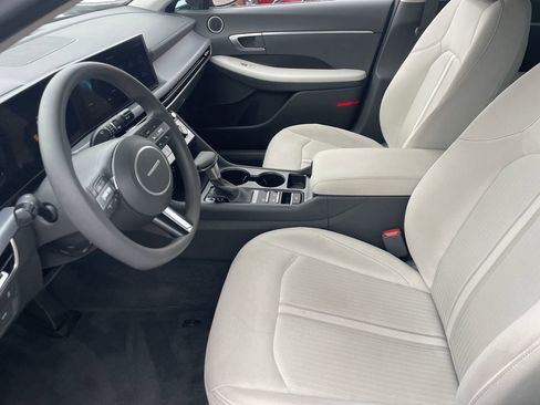 Certified 2025 Hyundai Sonata SE image 18